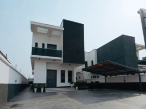 4-Bedroom Duplex for Short-let